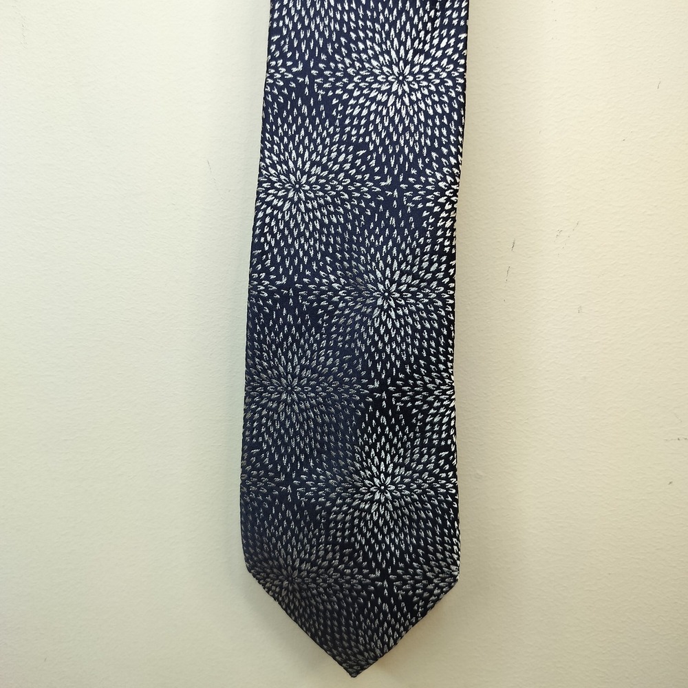 Charles Tyrwhitt 100% Silk Tie Floral Navy - Picture 2 of 8